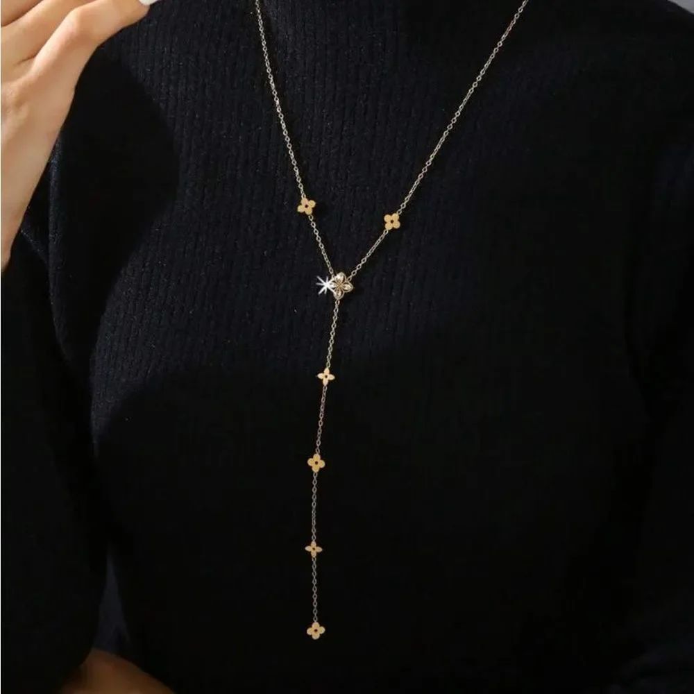 Flower Necklace #2046